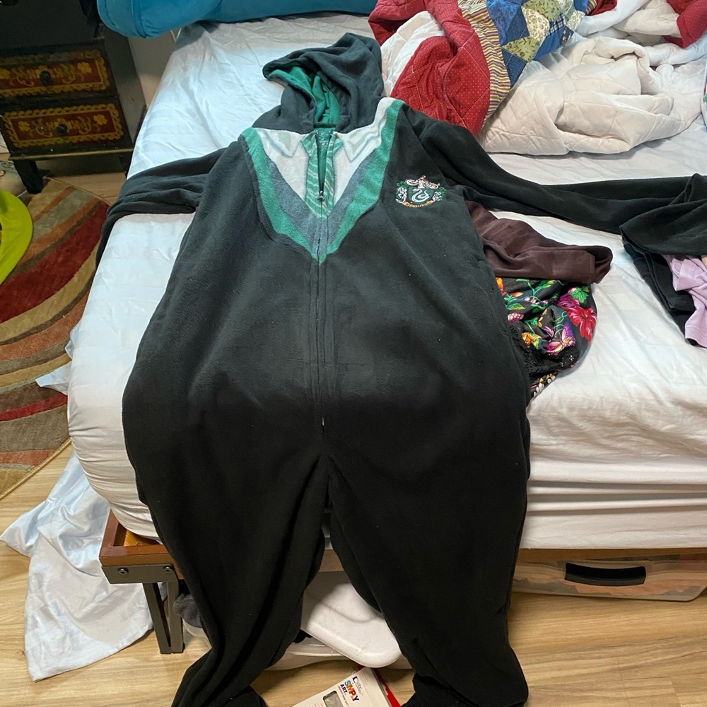 Adult Men’s S/ Women’s M Slytherin Onesie Footie Pajamas